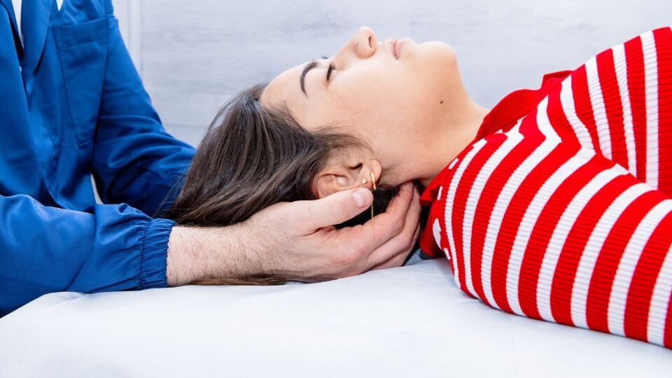 manipolazioni cervicali mal di testa