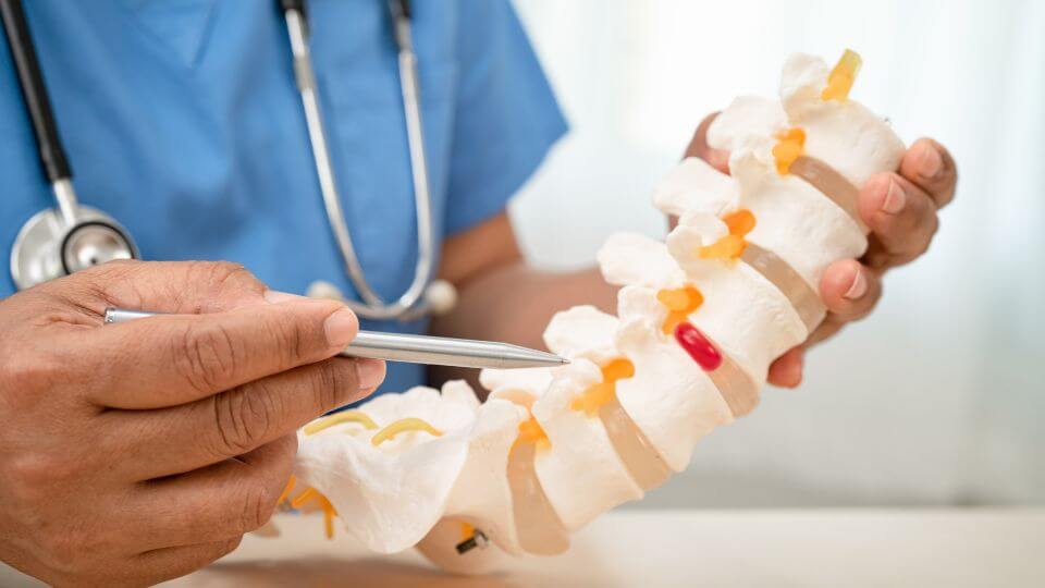 ernia al disco osteopatia Sassari